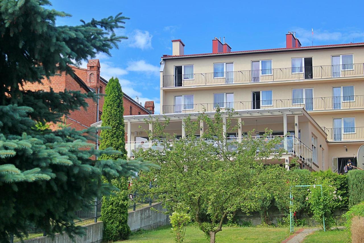 Hotel Huszcza مارونجوفو المظهر الخارجي الصورة