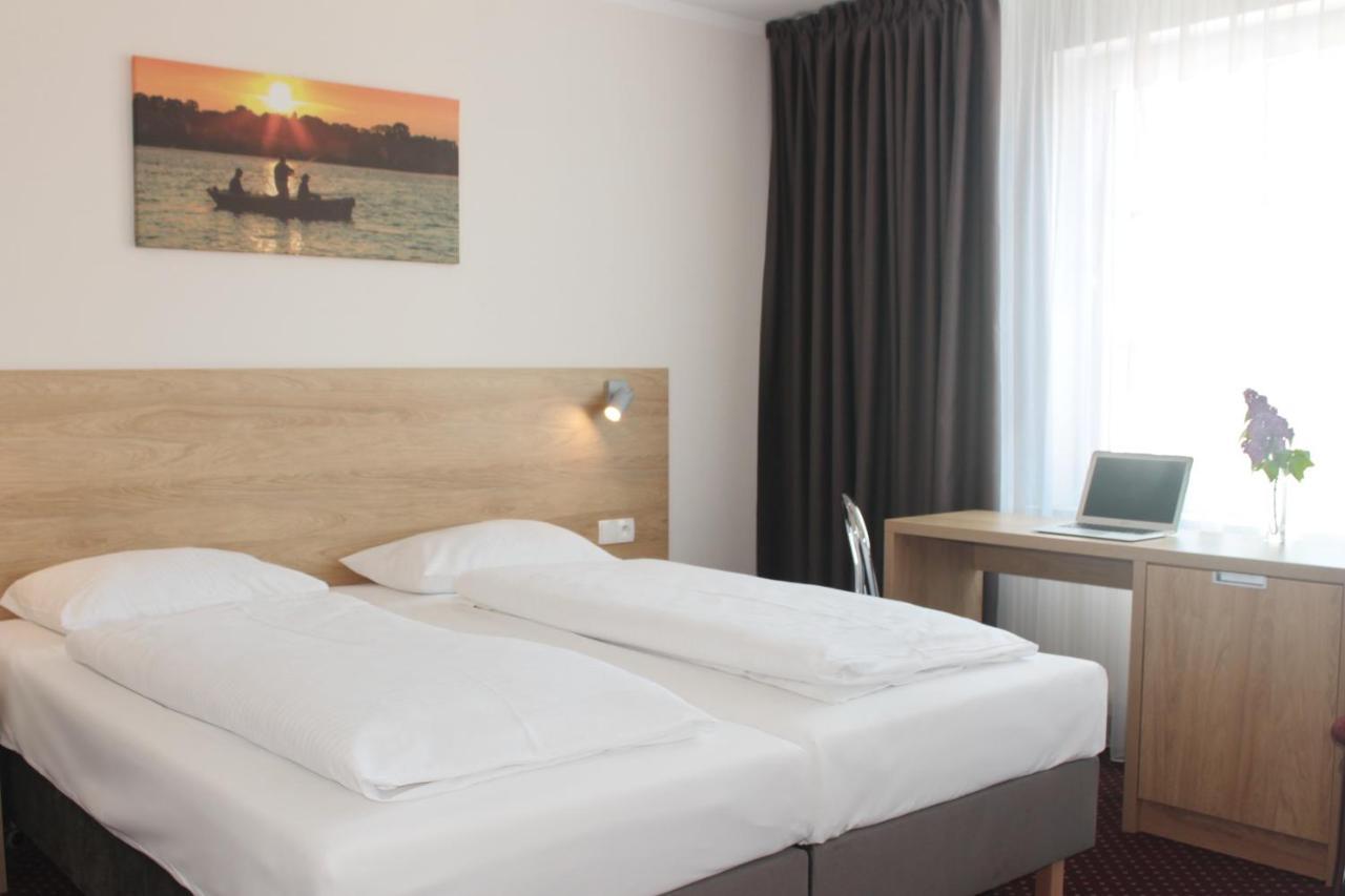 Hotel Huszcza مارونجوفو المظهر الخارجي الصورة